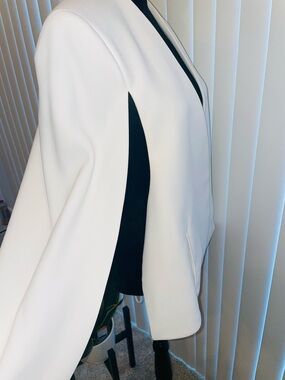 Zara Woman Cream Blazer with open arm Detail